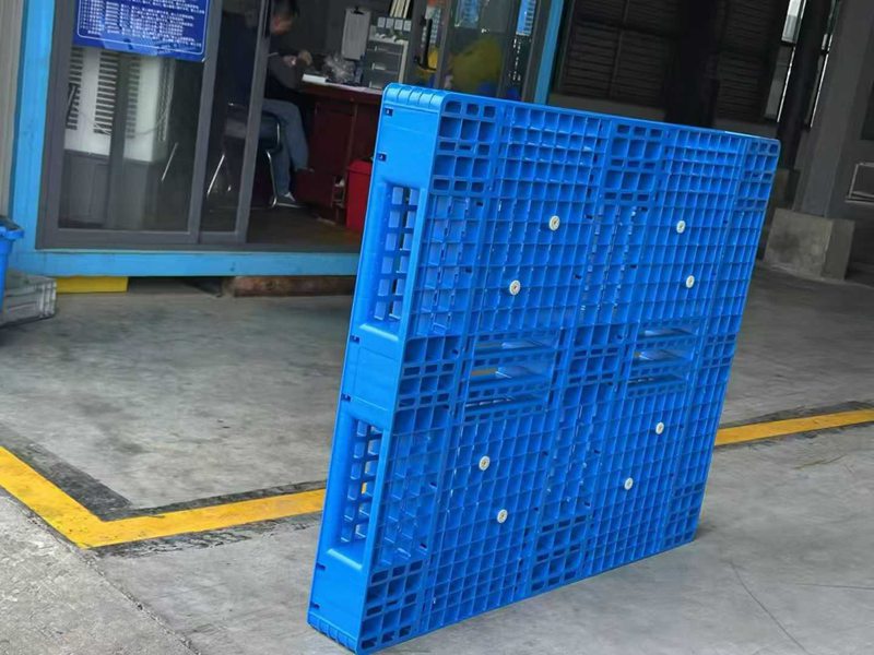 粮食储备库专用双面栈板，大尺寸双面塑料地台板(图1)