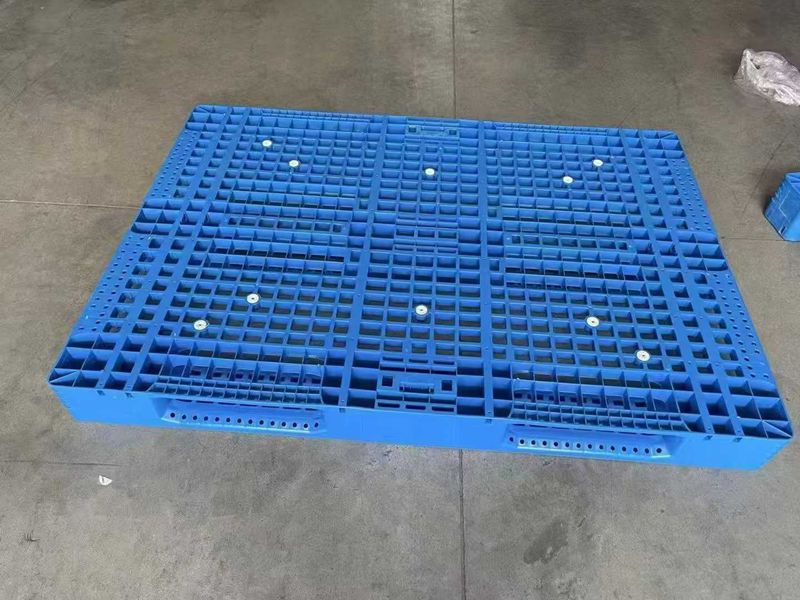 上海高位重型货架专用川字型塑料栈板(图1)