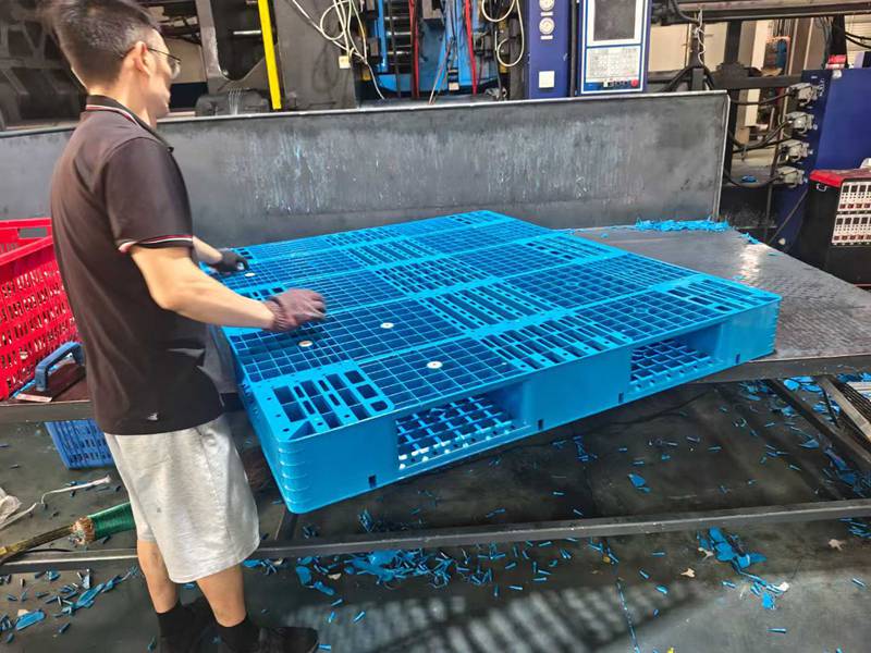 1210川字网格塑料托盘内置钢管，上货架专用(图2)