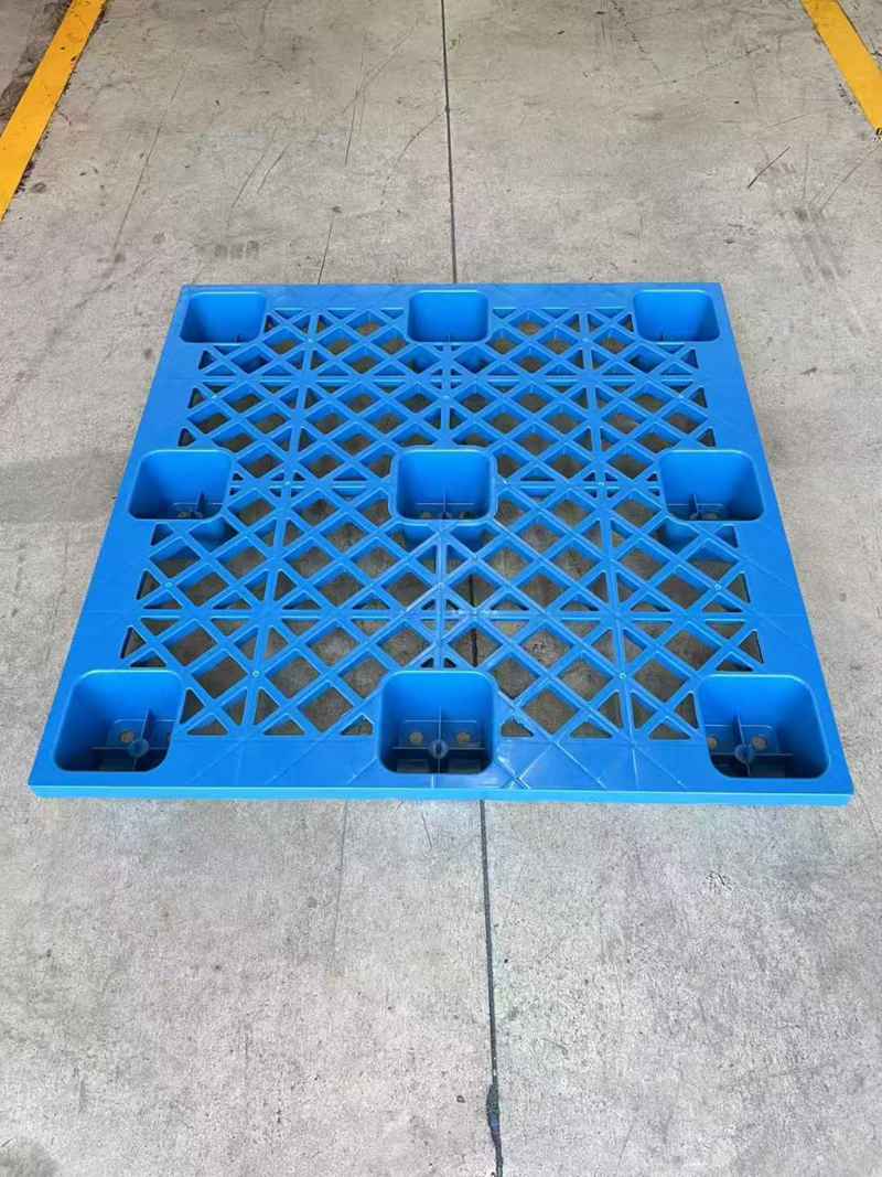 九脚型可套叠塑料防潮垫板，节省仓储地面空间(图1)