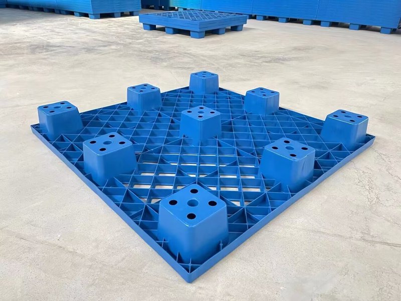 九脚网格轻型塑料托盘(图1)