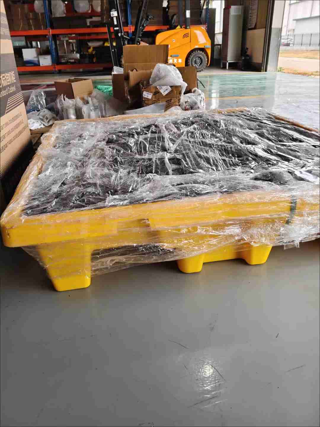化工厂防渗漏托盘批量交付实拍(图2)